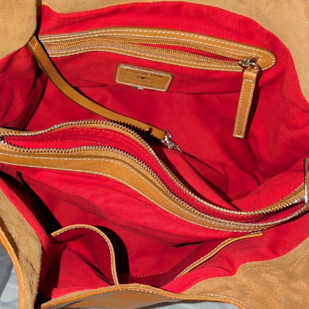 Elegant Tan Leather Tote Bag - Picture 2 of 5
